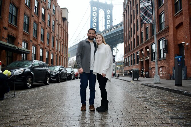 Private Brooklyn Bridge & DUMBO Photoshoot with Pro Photographer - A pro photographer who gives direction (and actually talks)