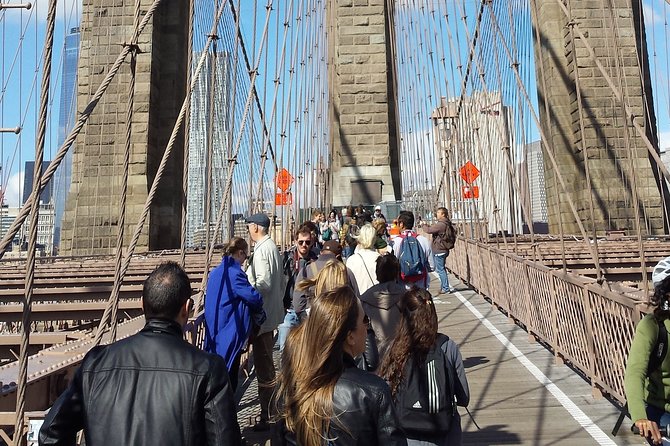 Private Guided Walking Tour of the Brooklyn Bridge and DUMBO - Crossing Brooklyn Bridge: more than a wow moment