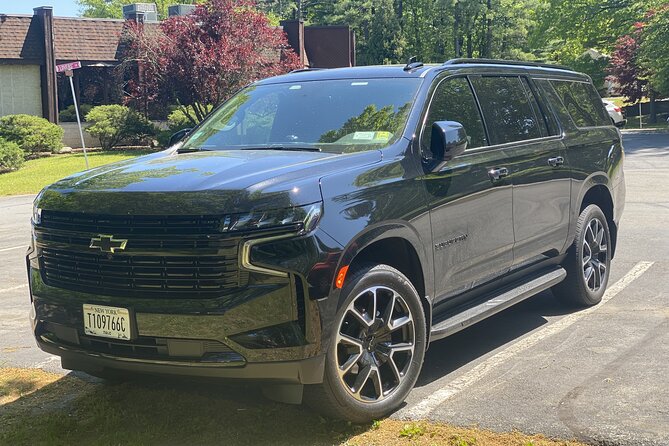 Private Luxury Transfers – JFK, LGA & Newark | 24/7 Chauffeur - Inside the luxury vehicle: What the ride feels like