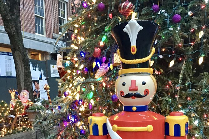 Private New York Christmas Tour with Driver and Guide - Rockefeller Center: The Christmas Tree and Ice Skaters at the Base