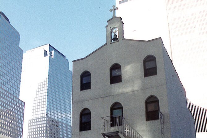 PRIVATE New York Ground Zero Always Remember Walking Tour - The National 9/11 Memorial & Museum area: Liberty Park to the Memorial Pools