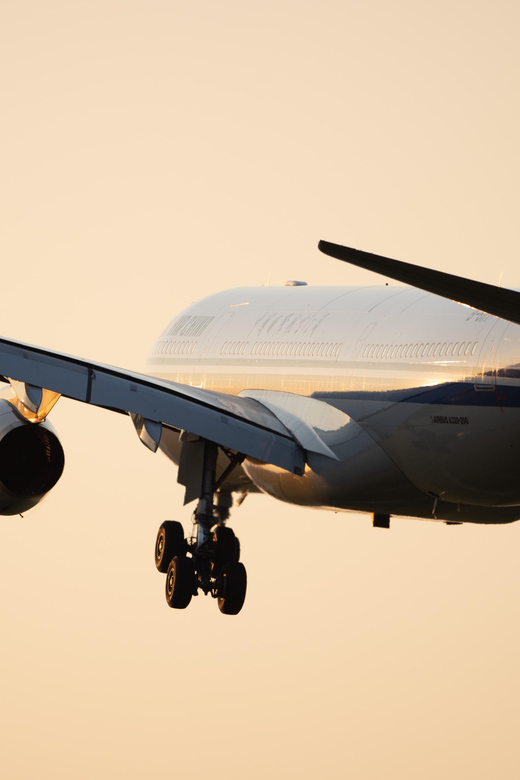 Private NYC Airport Transfer: LGA to Manhattan - Up to 5 - Key things to know before you book