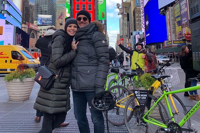 Private NYC Walking or Biking tour in German - Fifth Avenue, Times Square, and the reality check