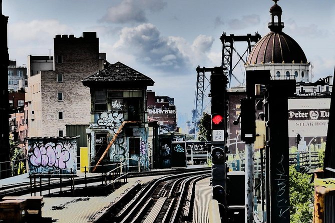Private NYC Walking or Biking tour in German - Private German guide: how customization actually plays out
