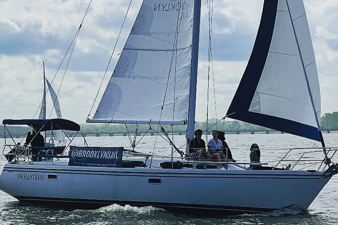 Private Sail New York with Brooklyn Sail (Reserve the entire boat) - Private whole-boat charter: why it feels different in NYC