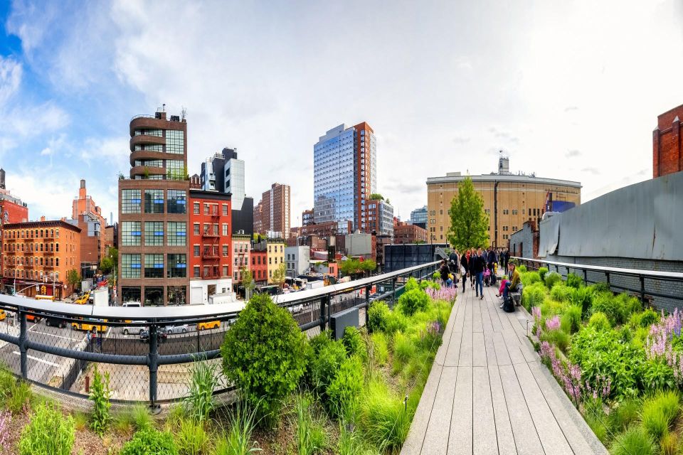 Private Tour of High Line, Chelsea, Hudson Yards and Edge - Getting started at the Whitney and finding your rhythm
