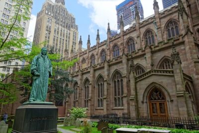 Private Tour of Historic Lower Manhattan and the Financial District NYC - Stone Street and the oldest tavern: the Revolution-era thread