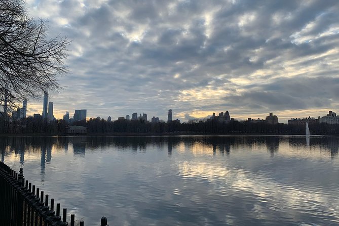 Private Walking Tour: 5th Avenue and the Gilded Age Mansions - Jacqueline Kennedy Onassis Reservoir: the payoff view