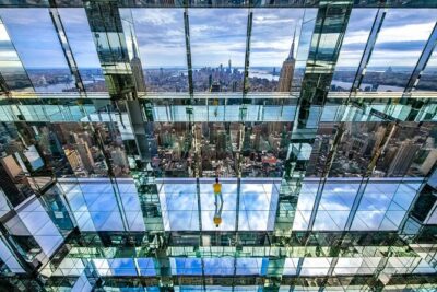 Race to the Sky: NYC Architecture Tour With SUMMIT One Ticket - Stop 1: Empire State Building Photo Moment With the Creation Story