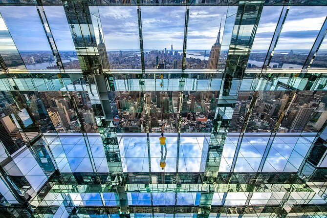 Race to the Sky: NYC Architecture Tour With SUMMIT One Ticket - Stop 1: Empire State Building Photo Moment With the Creation Story
