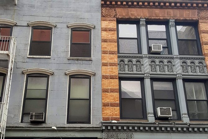 Recreate the Most Requested Walking Tour of 1840s New York - How the Guide and Group Size Shape the Experience