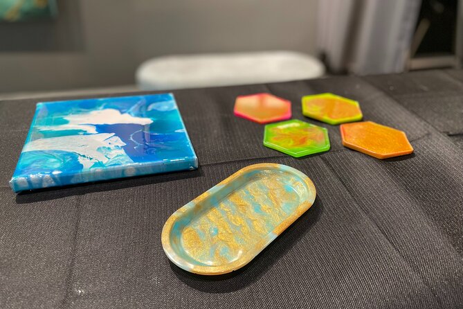 Resin Artwork in a Nolita Artist's Studio - Who this is best for (and who might want to skip it)