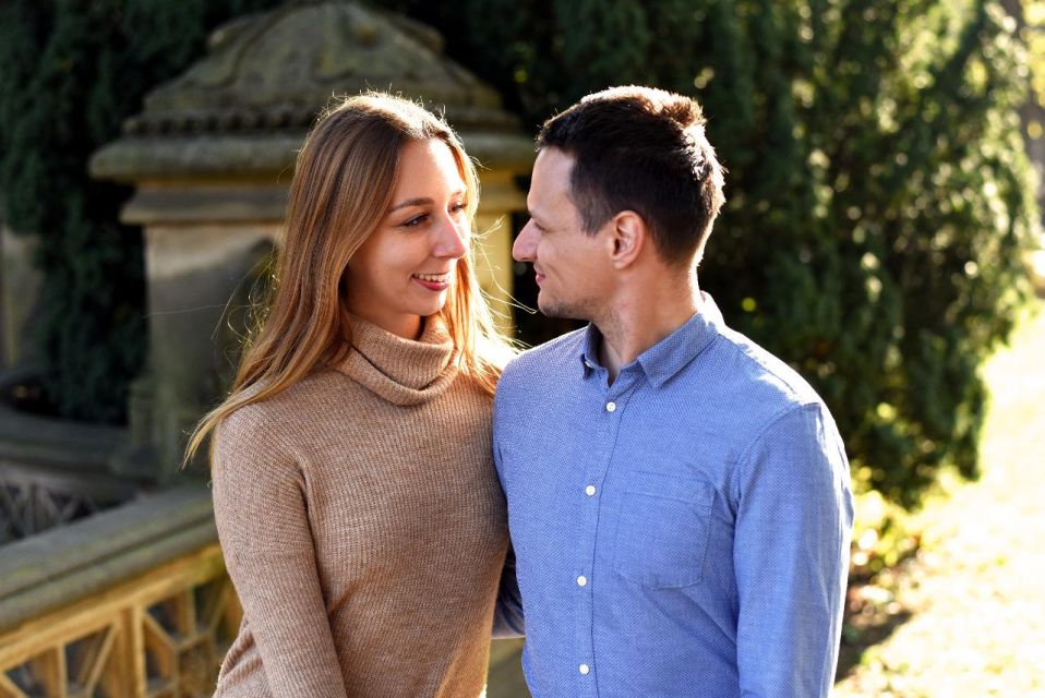 Romantic Photoshoot Experience for Couples in New York - Why a guided couples shoot beats DIY in New York