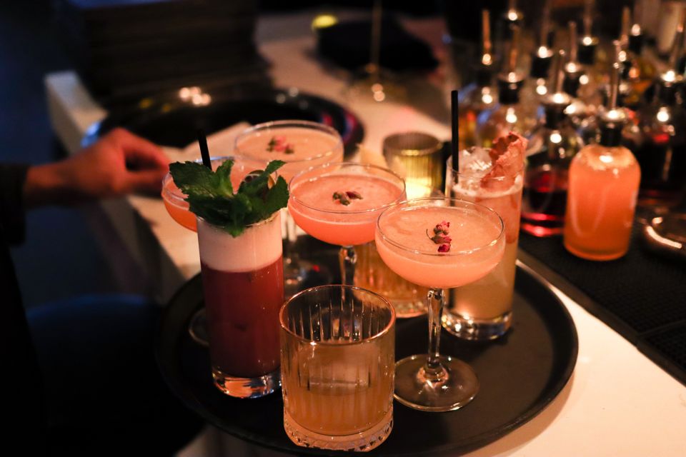 Secret bars and Speakeasy NY experience - The hidden-entrance experience: vault doors, alley doors, and no signage
