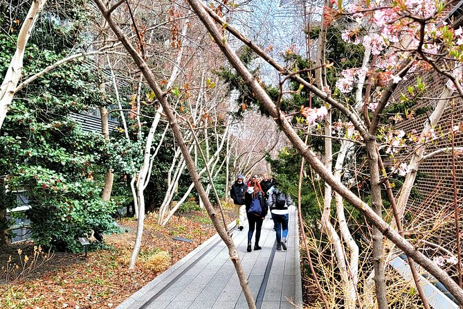 Secrets of the High Line - The Tulip Pots park detour over the Hudson