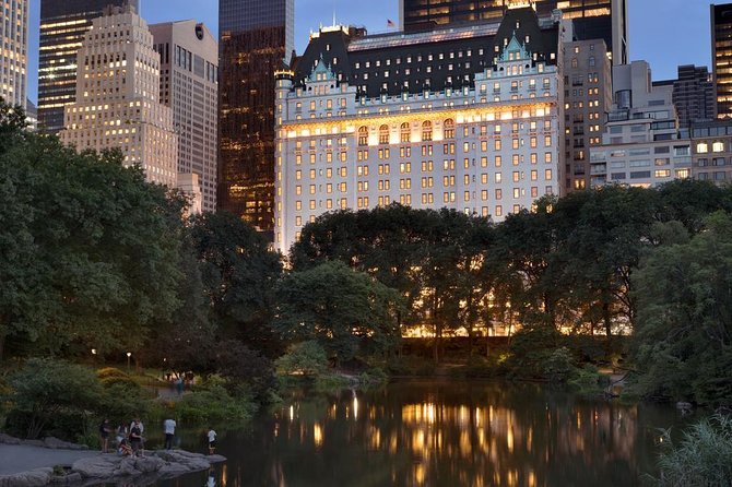 See It All New York City Walking and Boat Guided Tour - From Freedom Tower Photos to the 9/11 Memorial’s Quiet Weight