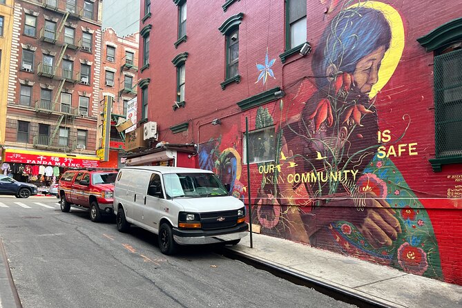 Soho, Little Italy, Chinatown - Starting at Spring Street Park: the walk begins with real curb appeal