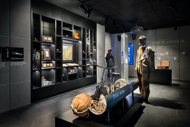 SPYSCAPE Museum and Experience - Running surveillance and spotting liars