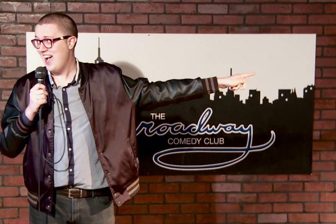 Stand Up Comedy LIVE in Times Square At Broadway Comedy Club - Drinks, service, and the pacing between sets