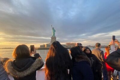 Statue of Liberty 60-Minute Sightseeing Cruise - Flexible Departure - What the boat feels like: decks, crowding, and comfort