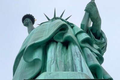 Statue of Liberty and Ellis Island Tour Semi-Private 8ppl Max - Meeting at Battery Park: your 9:00 am launch point