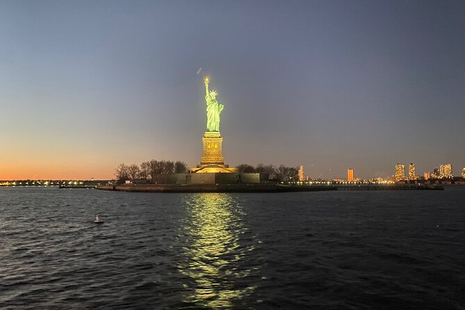 Statue of Liberty Ellis Island Cruise with One World Trade Ticket - Statue of Liberty close-up: how to maximize deck time and photo clarity