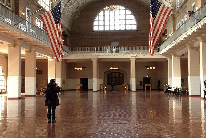 Statue of Liberty Roundtrip Ferry ticket - Ellis Island Museum: Audio Guide Learning at Your Pace