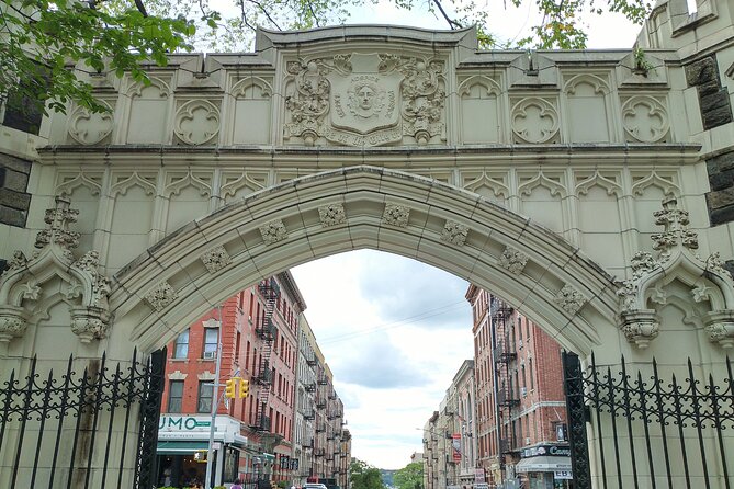 Sunday Walking Tour and Gospel in West Harlem - The Hamilton Heights walk: brownstones and Renaissance stories on foot