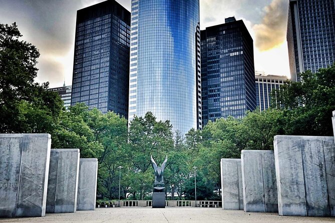 The Battery: A Self-Guided Audio Tour from Bowling Green Park to Stone St - The Battery: from dirt-walled fort to artillery outpost to powerhouse