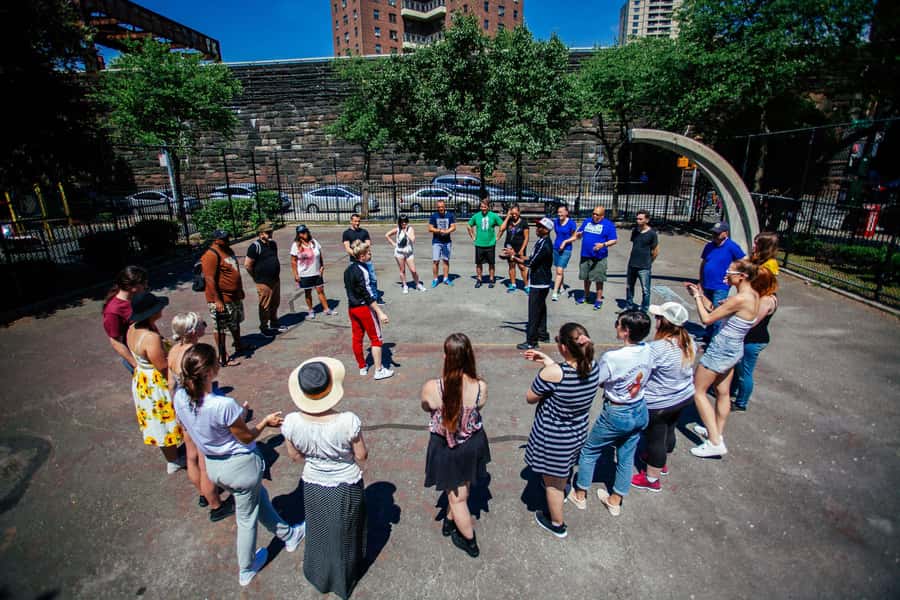 The Birthplace of Hip Hop Bus Tour - Graffiti Hall of Fame: street art you can read