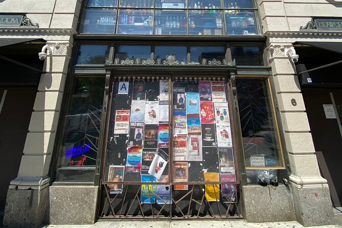 The Bowery Official Historic District Tour - Manhattan Bridge Area: Triumphal Arch, Diamonds, Banks, Theatres