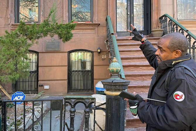 The Soul of Harlem Walking Tour in New York - Harlem on foot: landmarks, murals, and the stories between them