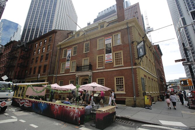 The Spies of Wall Street - How the guide uses trivia, photos, and a dead drop moment