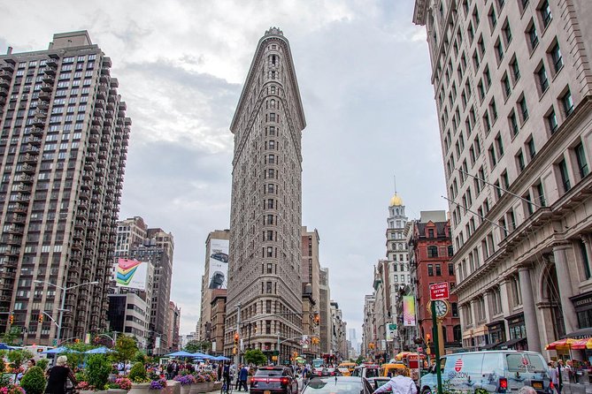 Top Rated Luxury Private VIP Tour by vehicle, Select 3 or 5 hours - So Many Lower Manhattan Moments: Statue of Liberty Viewpoint and FiDi