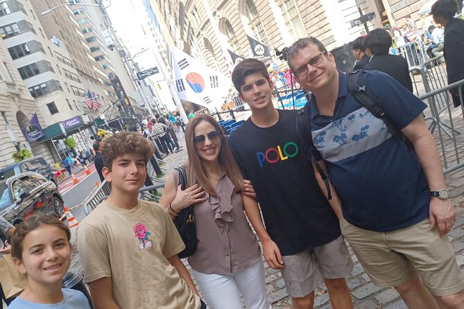 Top Rated Luxury Private VIP Tour by vehicle, Select 3 or 5 hours - Little Italy, Chinatown, TriBeCa, and Brooklyn Heights Promenade Views