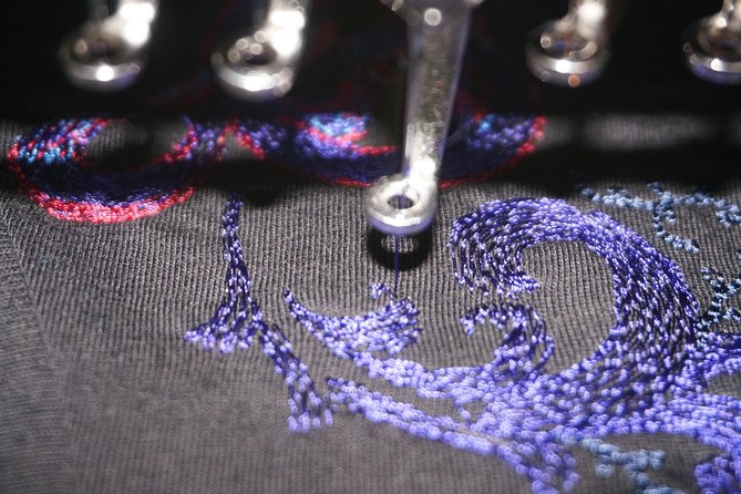 Tour Fashion Factory & Create a souvenir - Industrial machine embroidery with Samanta: what you learn and why it matters