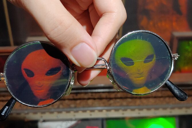 Tour of Dr. Laser's Holographic Studios and Laser Lab - Practical tips for a smooth visit in Midtown