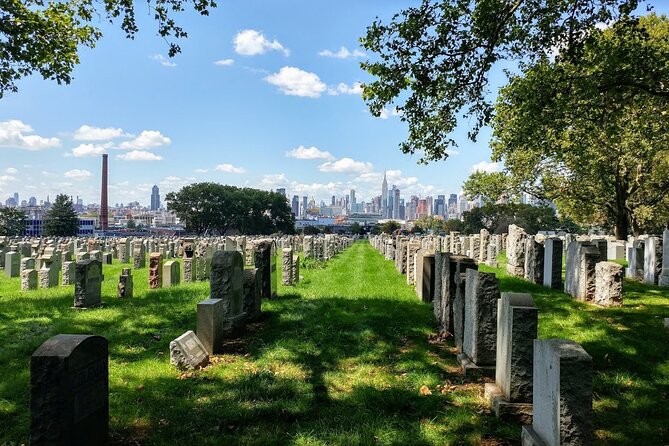 Twilight Tour: Death in New York (Lower Manhattan) - Why twilight makes this “death tour” feel different