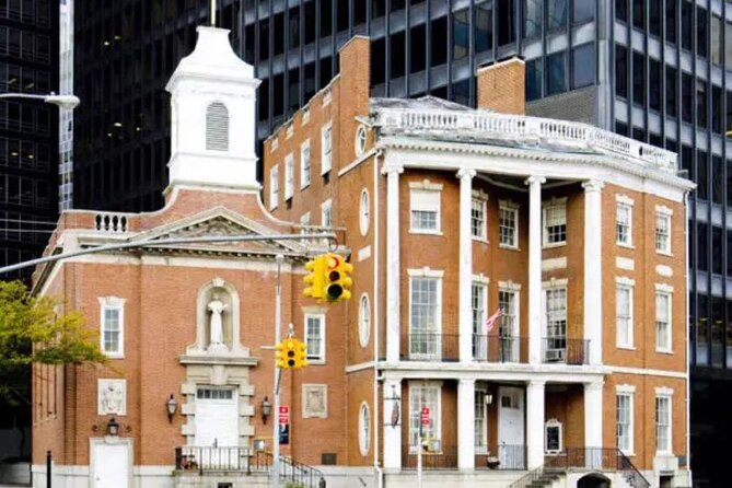 Twilight Tour: Death in New York (Lower Manhattan) - Stop 5: Charging Bull—Wall Street burial history and New Amsterdam’s first cemetery