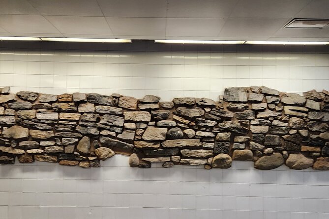 Unexpected Wall Street Walking Tour - Bowling Green: history on a human scale (with a subway twist)