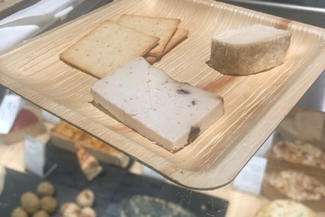 Vegan Food tour in New York City´s East Village - Food tours for who this is (and who it isn’t)