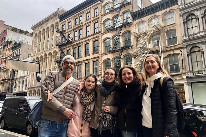 Visit in French the must-see neighborhoods of NYC - Little Italy: What Remains, and Why the Mafia Story Matters