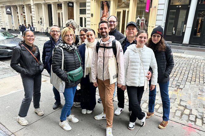 Visit in French the must-see neighborhoods of NYC - The Guides Matter: What Their Style Adds to the Walk