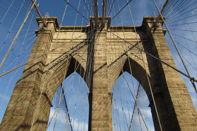 Walking tour in Manhattan Brooklyn Bridge and Waterfront - DUMBO Under the Manhattan Bridge: Best Photo Op With Real Neighborhood Texture