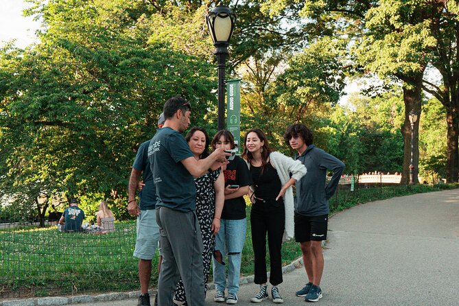 Walking Tour of Central Park’s Highlights - The lake views: when Central Park looks like a different world