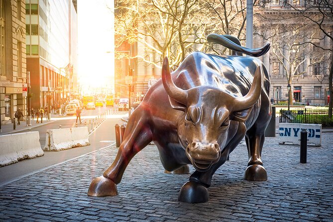 Wall Street and Lower Manhattan, New York History Walking Tour - Battery Park and the legend of Peter Minuit’s $24 beads