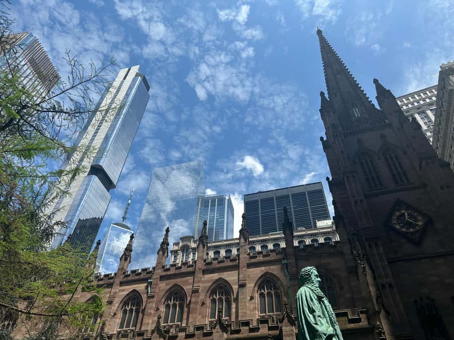 Wall Street: The birth place of NYC in French/English tour - Following New York’s timeline where it actually happened