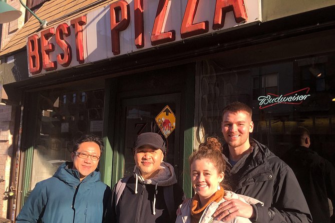 Williamsburg Bites: Brooklyn Food Tour by Like A Local Tours - Stop 6 at Leon’s Bagels: Everything Bagel, No-Fuss Finish