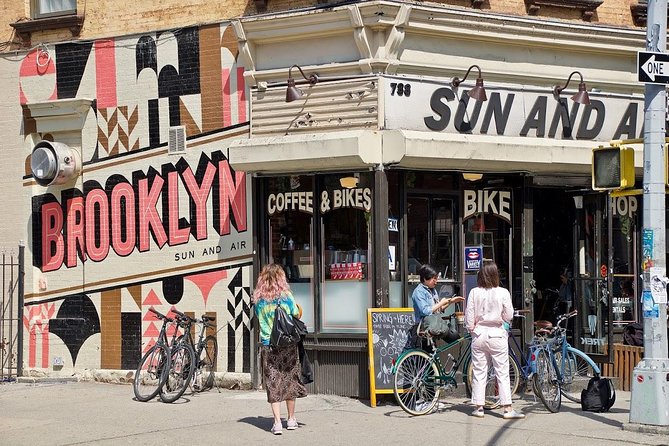 Williamsburg Food Tasting & Walking Tour - Entering Williamsburg with a Route That Makes Sense